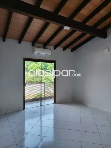 Casa de 5 dormitorios con piscina en Fernando zona Sur zona Supermercado El Pueblo, foto 3