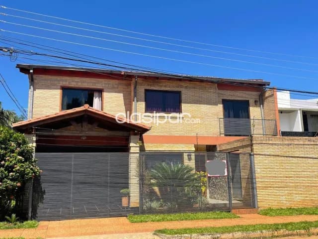 Casa de 4 dormitorios AMOBLADA en Luque zona Conmebol, foto 2
