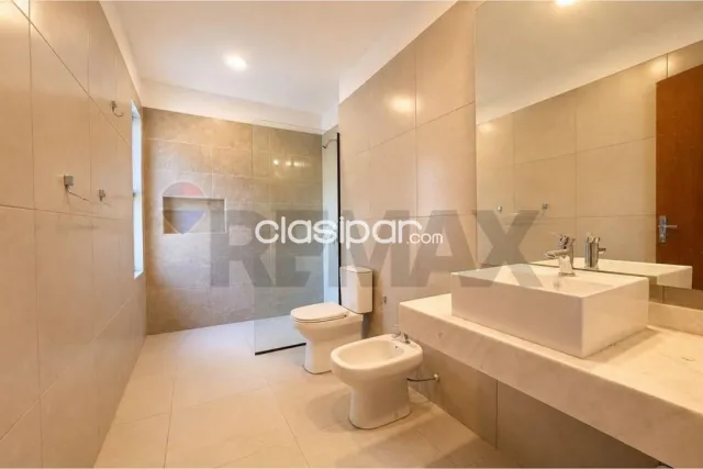 En venta duplex en Luque cuarto barrio, foto 2