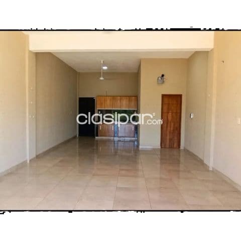SALÓN COMERCIAL 📍 Coronel Oviedo – Zona Gral. Díaz Sobre asfalto, foto 1