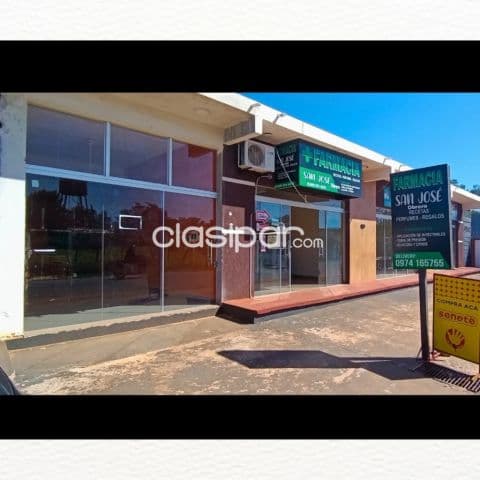 SALÓN COMERCIAL 📍 Coronel Oviedo – Zona Gral. Díaz Sobre asfalto