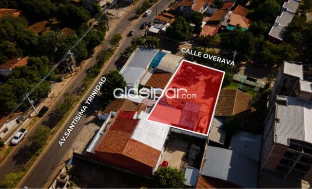 Terreno en Barrio Salvador del Mundo, a 1 cuadra de la Avda. Santísima Trinidad