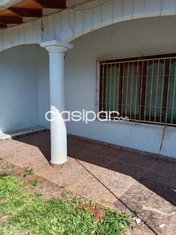Propiedad con casa tipo chalet - barrio arecaya (mirador) - Mariano Roque Alonso — foto 4