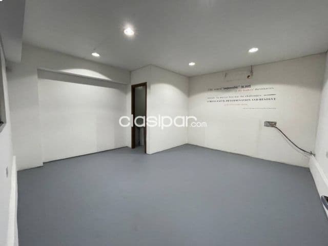 Tinglado en lambare, zona súper el pueblo, foto 1