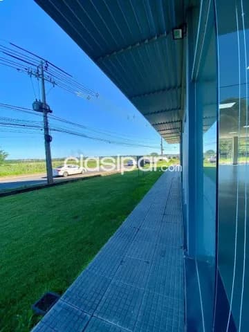 SHOWROOM de 290 m² en Luque Excelente visibilidad y zona de Condominios Premium — foto 4