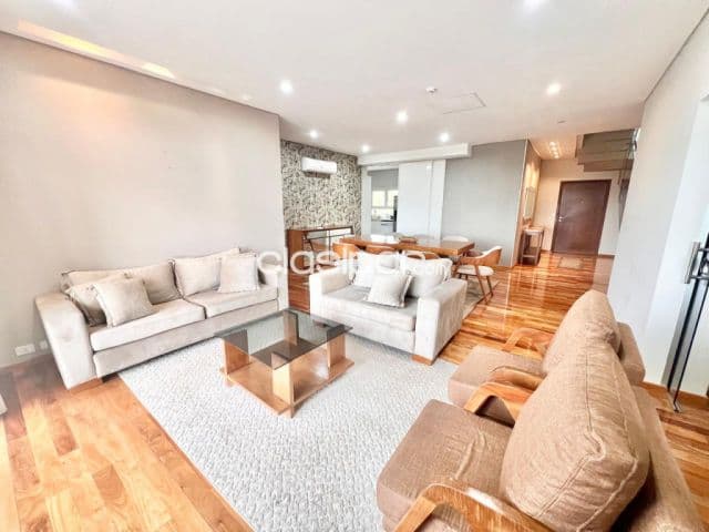 En Alquiler Amplio Penthouse Amoblado de 4 Habitaciones en Suite - Villa Morra A404 — foto 1