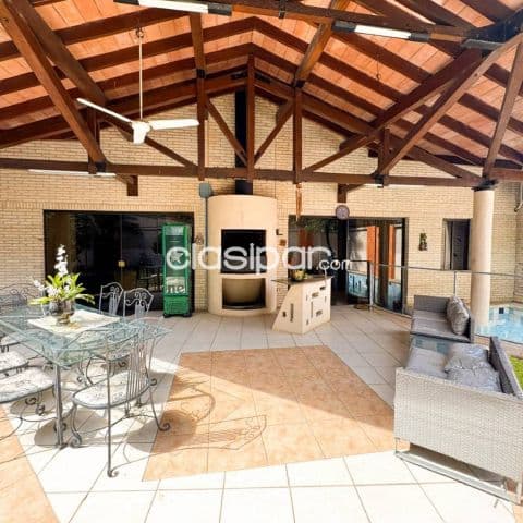 En venta moderna casa en barrio santa librada, Asunción