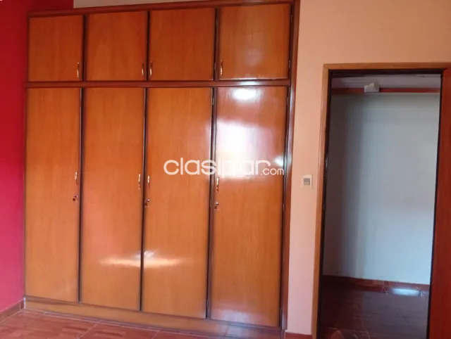 Casa- 3 dormitorios, capiata- casco urbano — foto 2