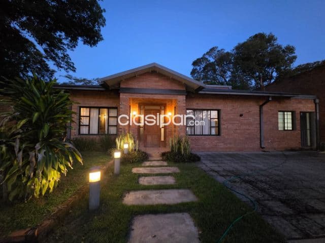 Exclusiva residencia en San Bernardino con cuatro habitaciones