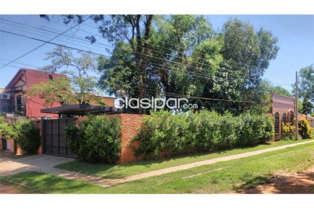 Detras del rakiura amplia casa en venta