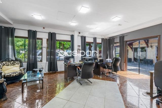 Casa con tinglado fernando zona norte-cerca av mariscal lopez y de av madame lynch