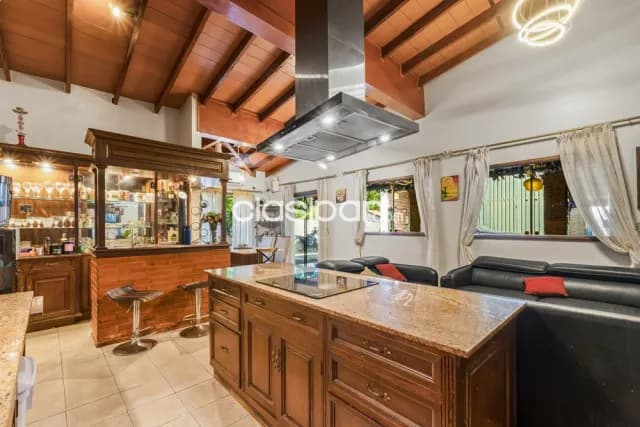 Casa con tinglado fernando zona norte-cerca av mariscal lopez y de av madame lynch — foto 4