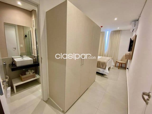 Un apartamento nuevo de dos habitaciones con baño privado en molas lópez