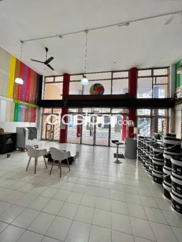 Amplio edificio comercial con salida a dos calles en el centro de Asunción, foto 4