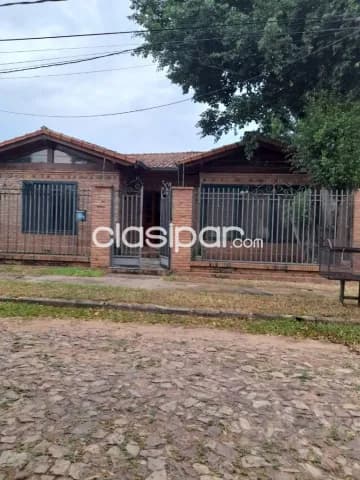 Hermosa casa de 2 dormitorios con amplio terreno en loma merlo — foto 2