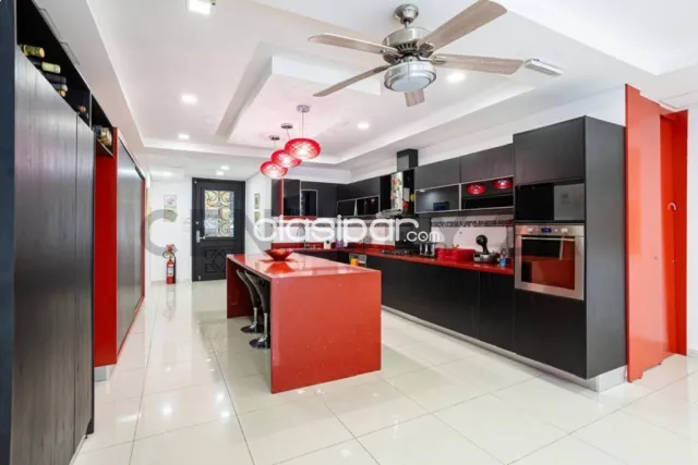 En venta amplia residencia en Lambaré, foto 3