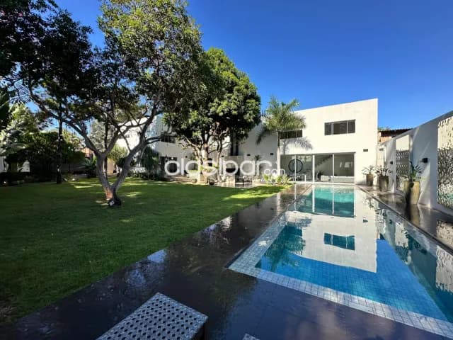 Espectacular residencia de alta gama amoblada y equipada en fdo zona norte — foto 2
