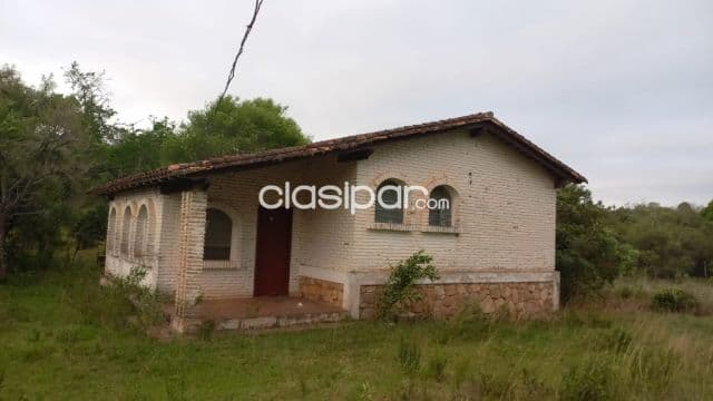 Terreno con arroyo en venta – Piribebuy