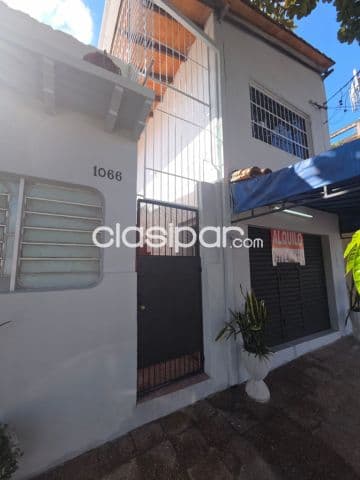 De dpto con amplio salon comercial en sajonia