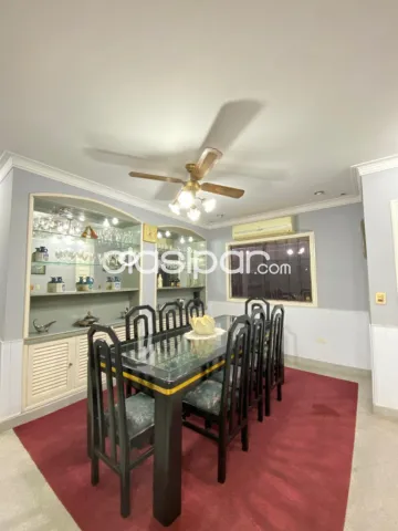 Casa en Venta, Zona Avda. Santísima Trinidad y Av. Aviadores del Chaco, foto 3
