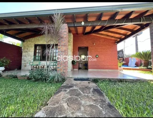 Casa de 3 dormitorios con piscina en San Lorenzo zona Capilla San Isidro Labrador, foto 2