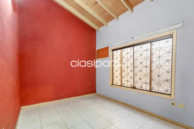 Casa en Zona Molas López, Ideal para oficina o comercio, foto 5