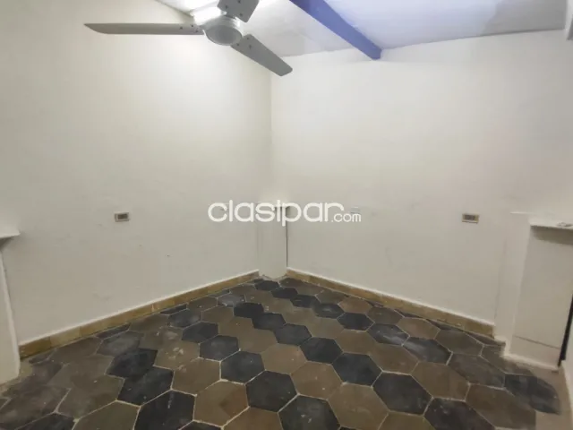 Un dormitorio con baño privado y a. De aire en el microcento de asuncion, foto 4