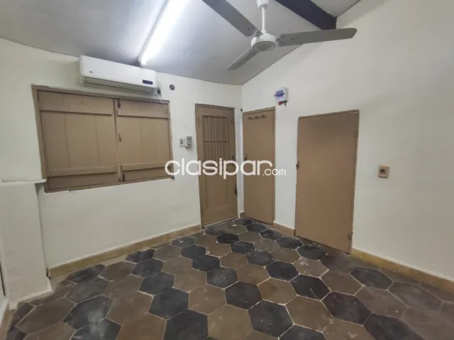 Un dormitorio con baño privado y a. De aire en el microcento de asuncion, foto 5