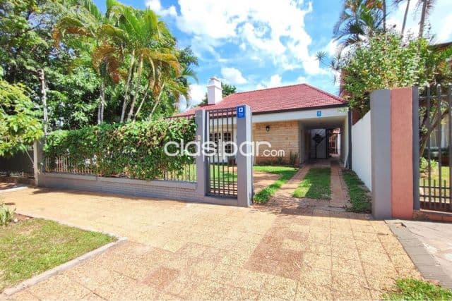 Casa en Asunción zona eje corporativo!!