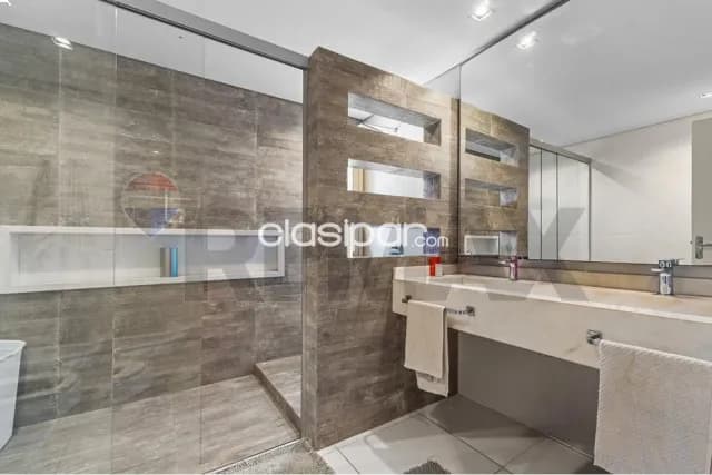 Amplia casa 2 plantas c/piscina en terreno 876 m2 en Las Lomas (Carmelitas) — foto 5