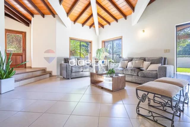 En Venta! Hermosa Casa con amplio patio en Lambaré, Barrio Kennedy!!, foto 5