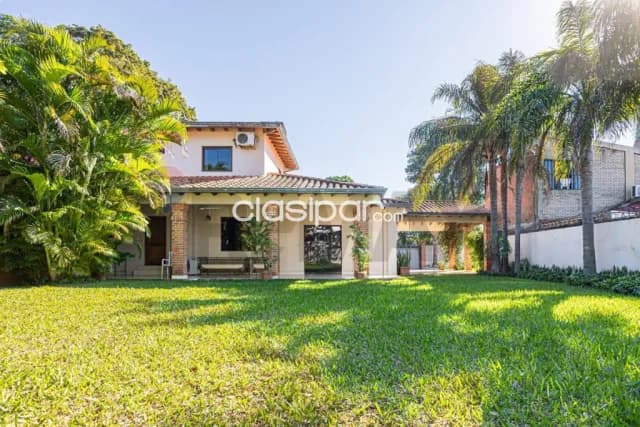 Casa con 4 Dormitorios y amplio patio en Lambaré — foto 3