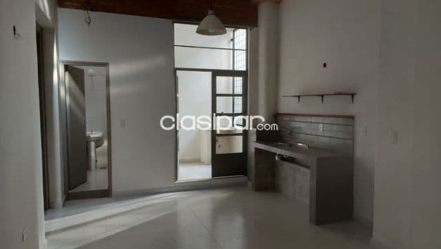 Amplio dpto de 1 dormitorio,zona colon casi palma