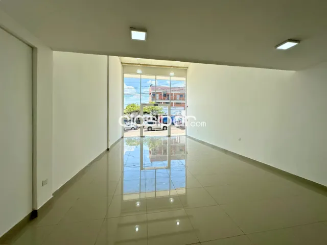 🏢 Salón Comercial zona Cuatro Mojones — foto 2