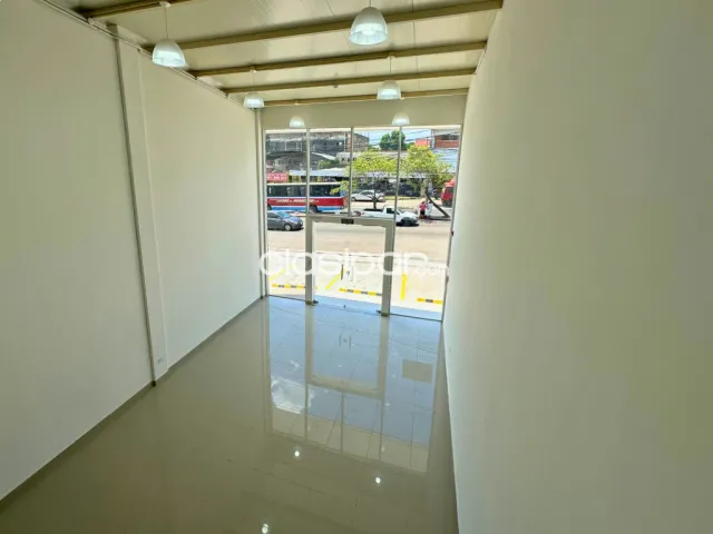 🏢 Salón Comercial zona Cuatro Mojones — foto 3