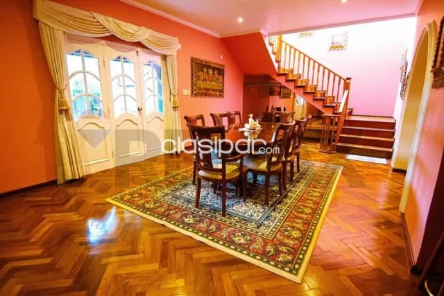Residencia totalmente amoblada en esquina barrio kennedy, lambare — foto 2