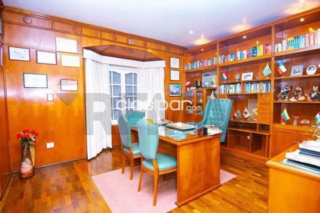 Residencia totalmente amoblada en esquina barrio kennedy, lambare — foto 3