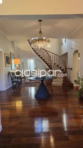 Elegante residencia en el barrio Las Mercedes, foto 2