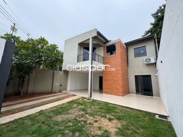 🏡 ¡alquilá este hermoso dúplex en esquina con patio en barrio Trinidad! 🐾✨