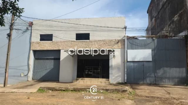 Deposito sobre la supercarretera — foto 2