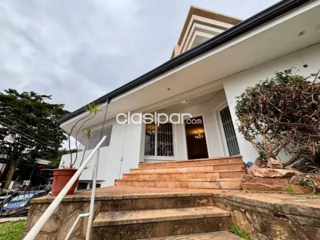 Amplia casa comercial sobre avda mcal lópez y boggiani — foto 4