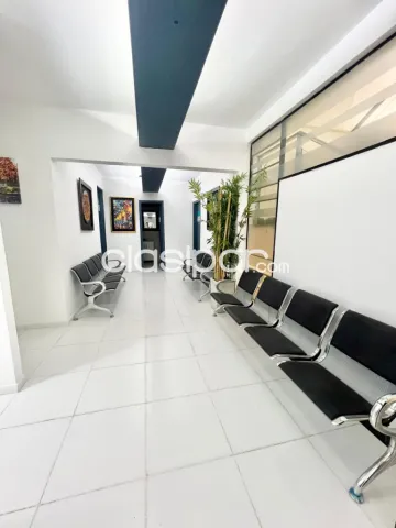 En Alquiler Oficinas Consultorios Amoblados y Equipados para Profesionales- B° Villa Morra, foto 3