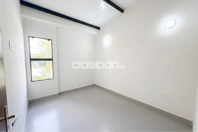 Chalet-Venta-Prof. Sara C. de Acosta, Marin Ka'aguy, Luque, Central, foto 3