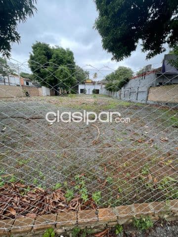 Terreno en esquina sobre avenida españa