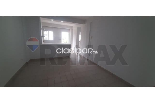 Departamento en Encarnación, 2 dorm. y cochera, foto 1
