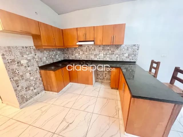 En Alquiler Departamento de 1 Habitación Tipo Chalet en Barrio Trinidad A513, foto 3