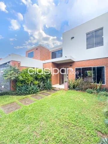 Hermosa y amplia casa de 3 habitaciones en barrio campo grande de Luque, zona cit, foto 3