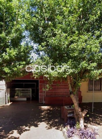 Casa con salon comercial en encarnacion