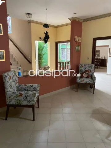 En venta una majestuosa residencia en el barrio Mcal López, foto 5