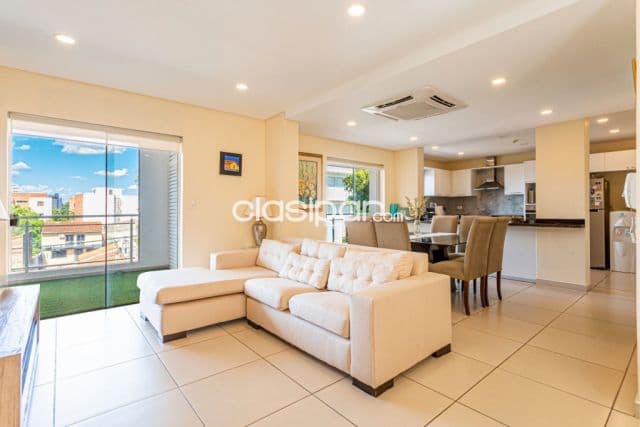 Amplio Departamento de 3 Habitaciones en Barrio Las Mercedes